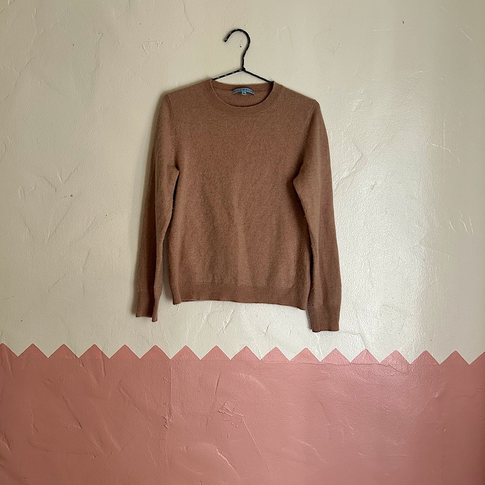 Antonio Melani luxurious 100% Cashmere Camel Sweater. Size L.